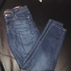 Short fit Levi skinny dark wash jeans